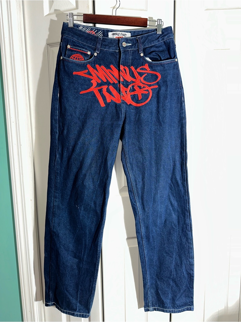 MINUS TWO Graffiti Blue Jeans Red Embroidered 30 X 32 Logo   AA25